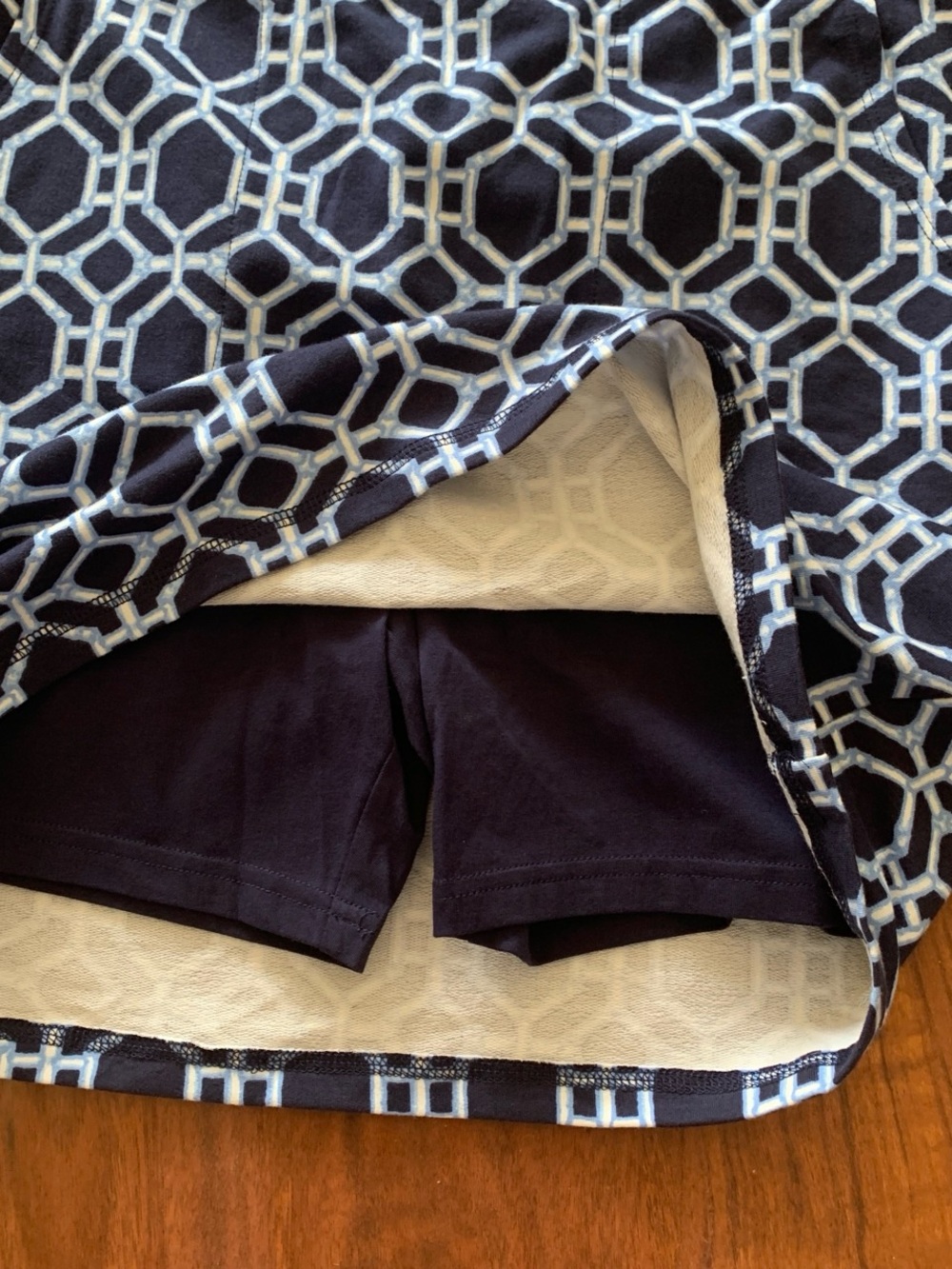 Geometric Pattern Navy and White stretch skort, like new has side pockets - Picture 2 of 5